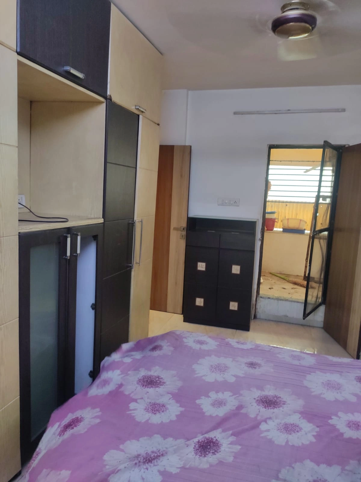 2 BHK Flat for Rent in Dheeraj Sagar Society, Malad West