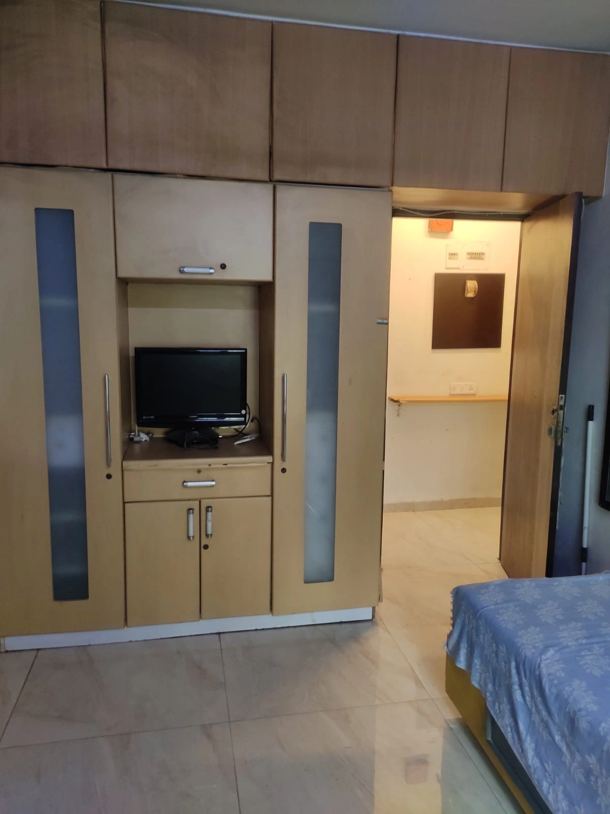 2 BHK Flat for Rent in Dheeraj Sagar, Malad West