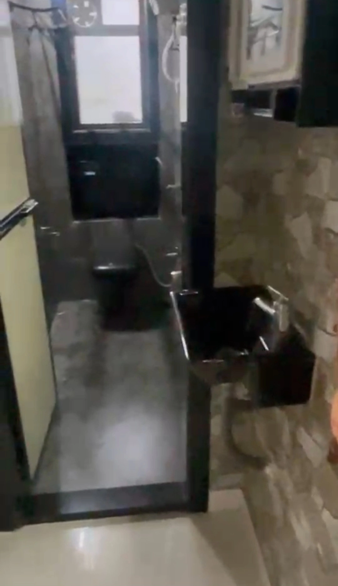 2 BHK Flat for Rent in Near Sarraf College, Malad West