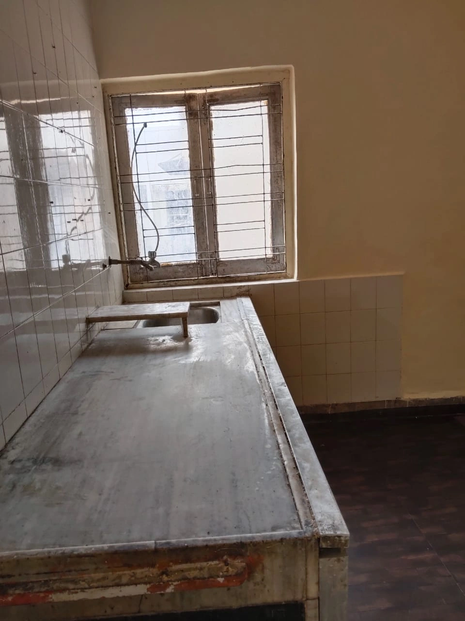1 BHK Flat for Rent in Lal Chappal Apartment , Malad West