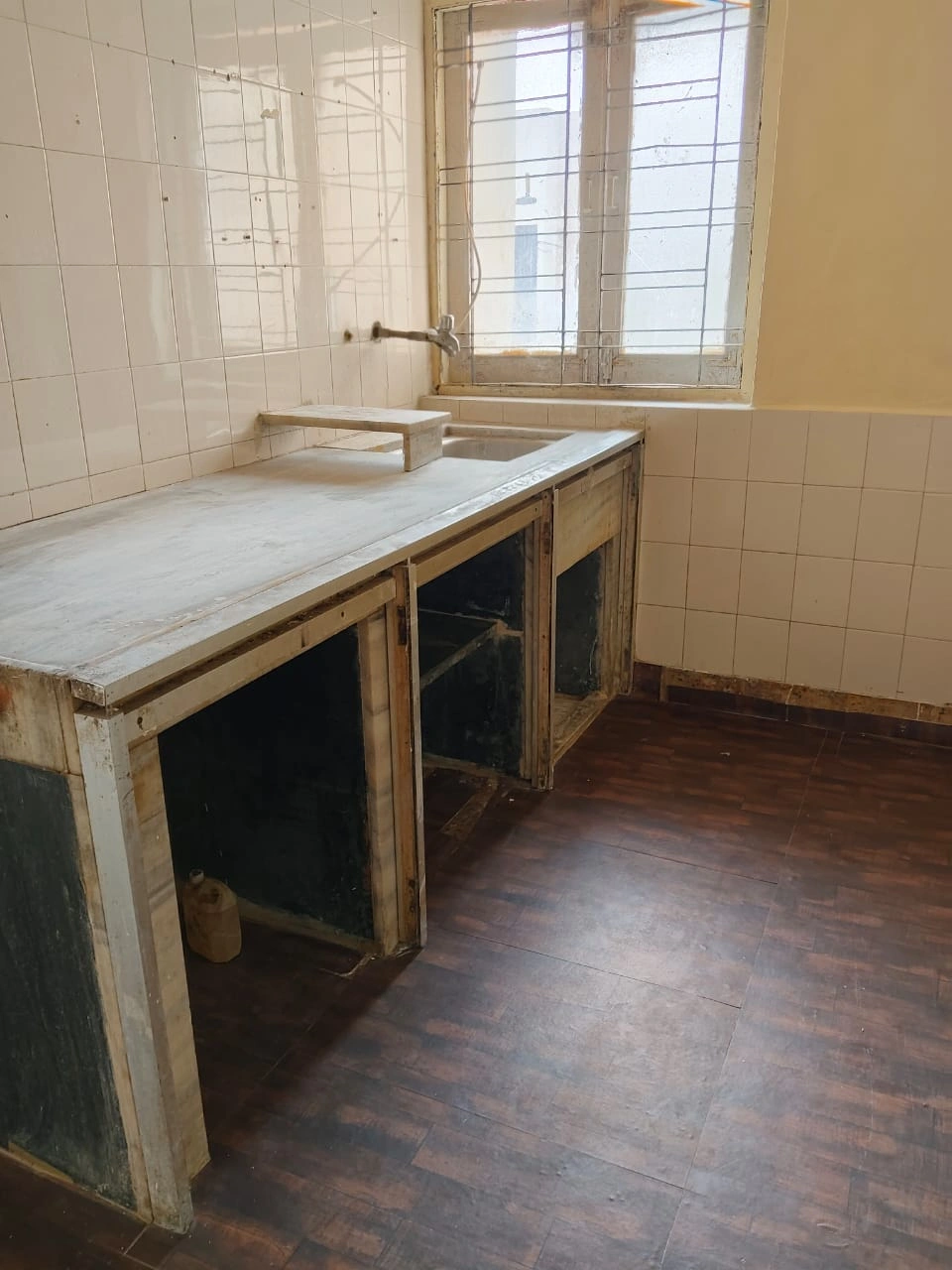1 BHK Flat for Rent in Lal Chappal Apartment , Malad West