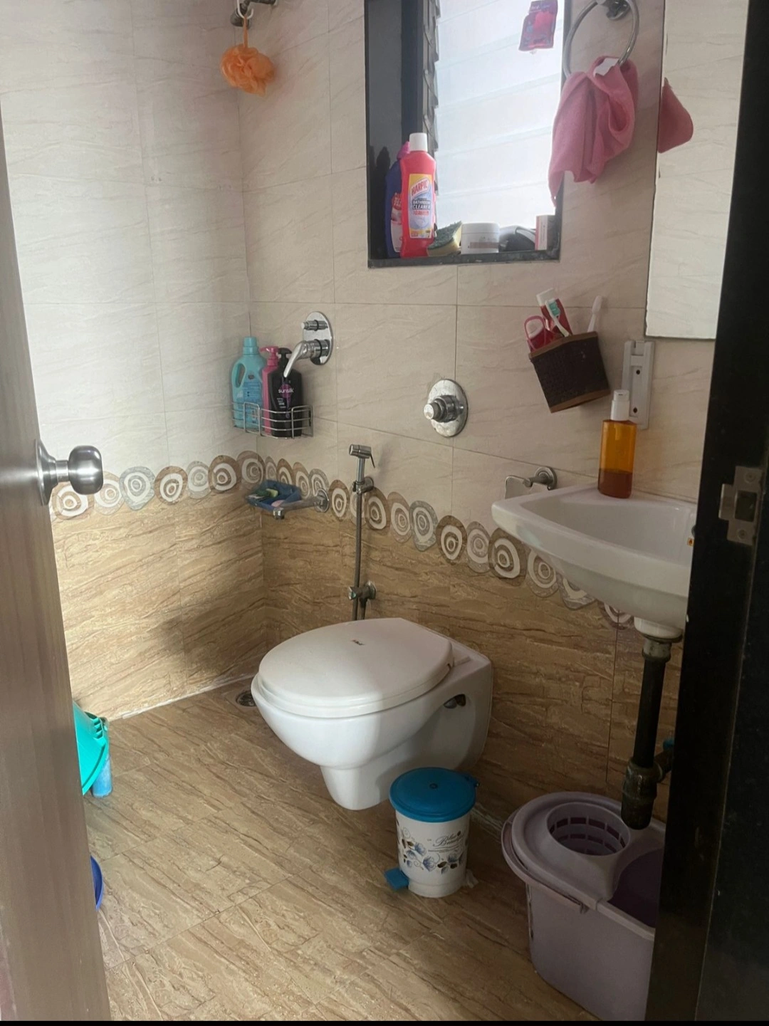 2 BHK Flat for Rent in Sethia Sea View, Goregaon West