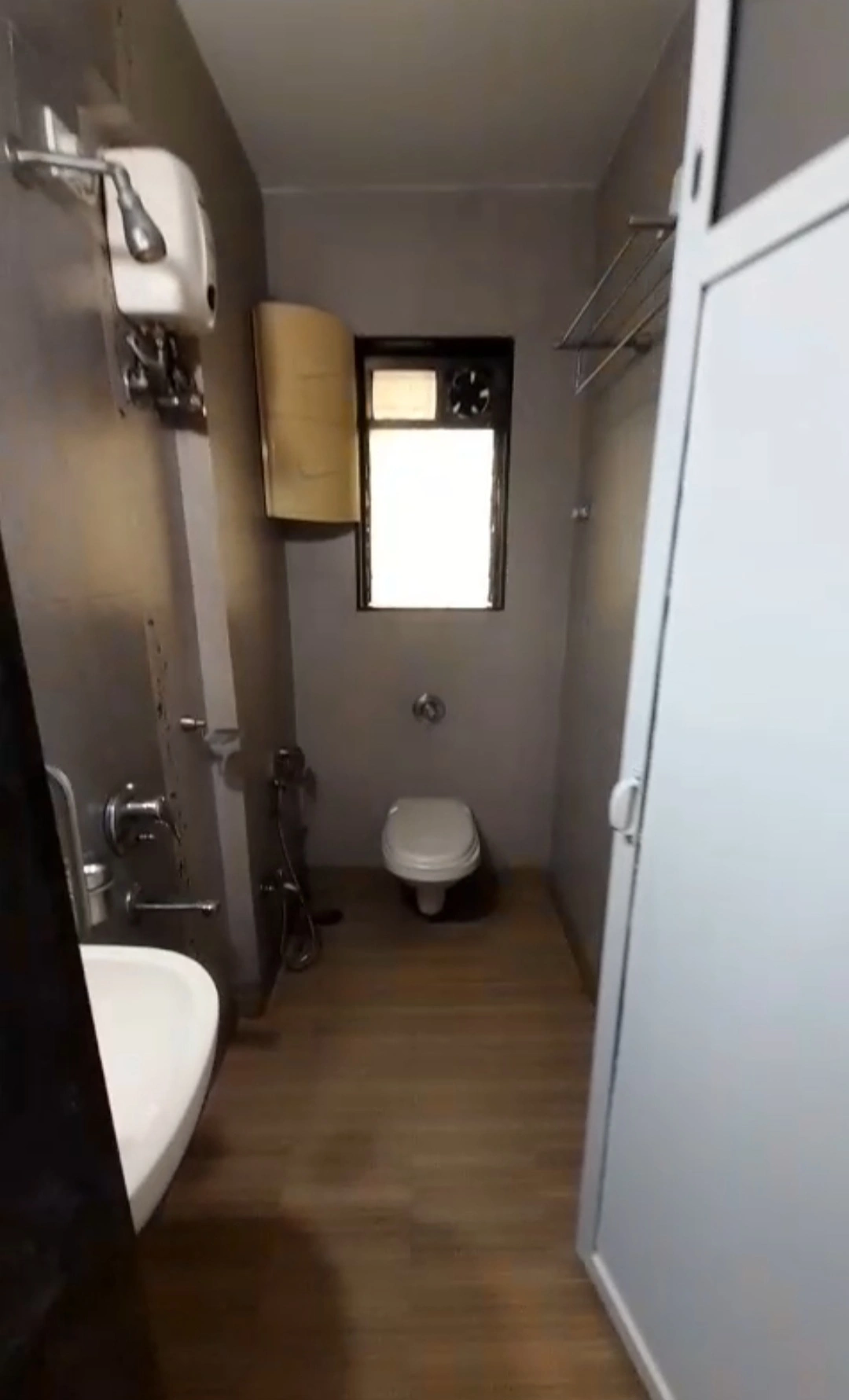 2 BHK Flat for Rent in Deshbandhu Society, Goregaon West