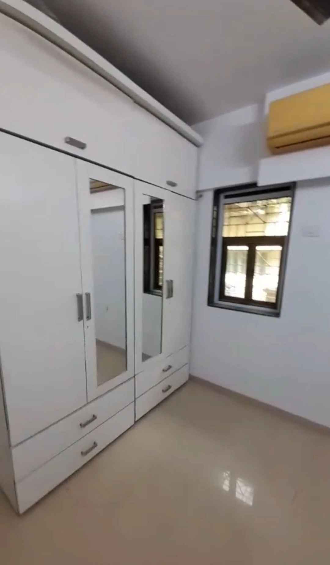 2 BHK Flat for Rent in Deshbandhu Society, Goregaon West