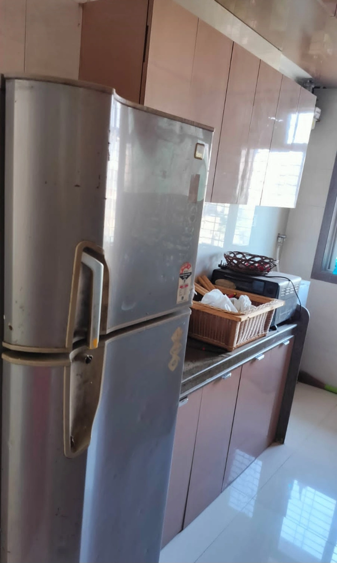 2 BHK Flat for Rent in Malad SV Road, Malad West