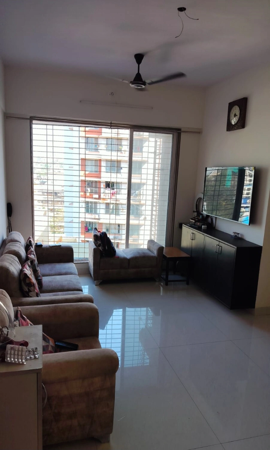 2 BHK Flat for Rent in Malad SV Road, Malad West