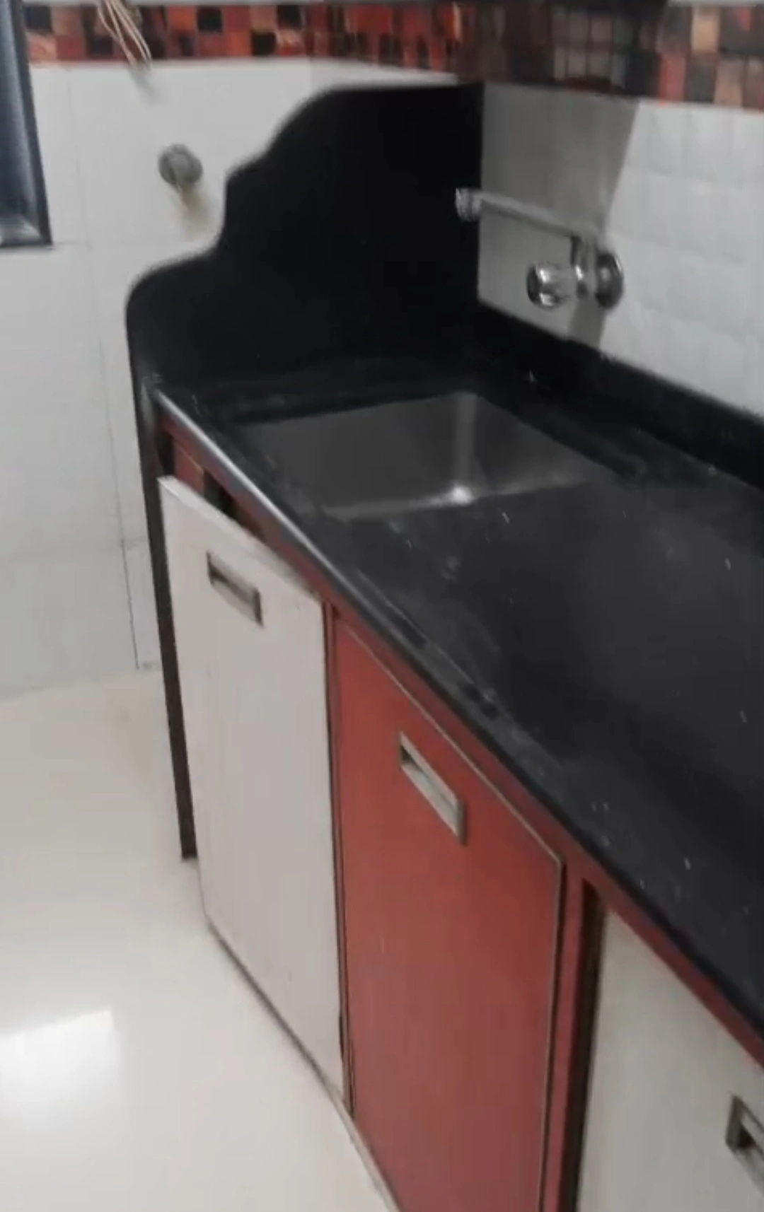5 BHK Flat for Rent in Navy Colony, Malad West