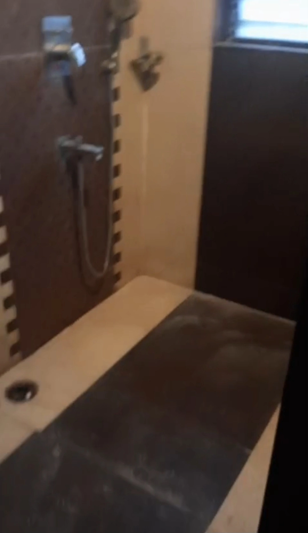 10 BHK Flat for Rent in Navy Colony, Malad West