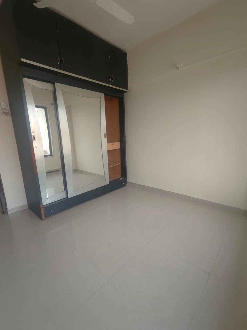 2 BHK Flat for Rent in Pleasant Park, Malad West