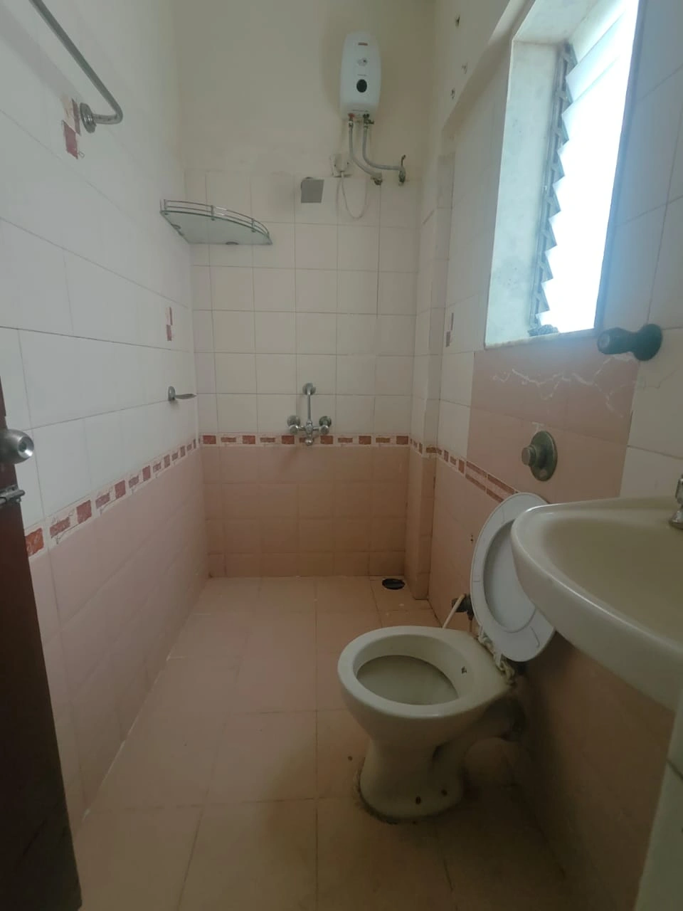 2 BHK Flat for Rent in Pleasant Park, Malad West