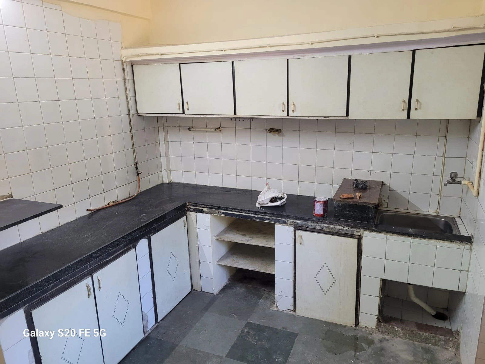 2 BHK Flat for Rent in Jal Nidhi Society, Goregaon West