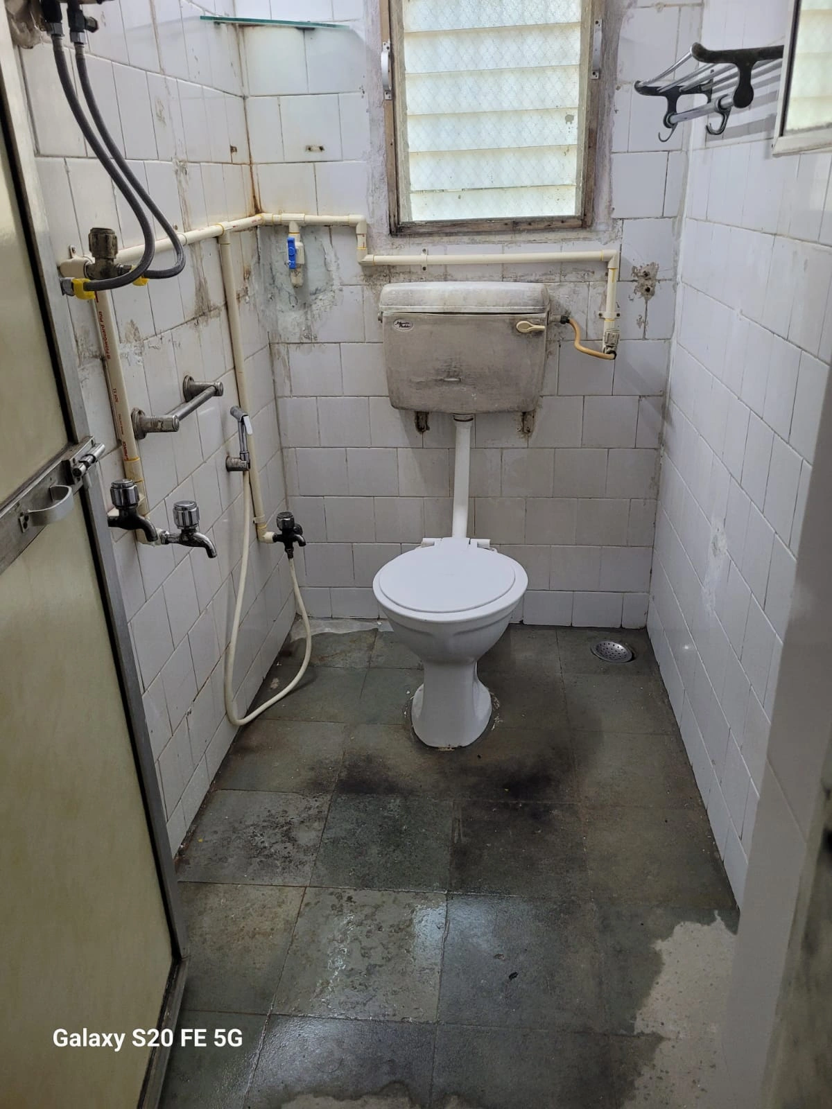 2 BHK Flat for Rent in Jal Niddhi Society, Goregaon West