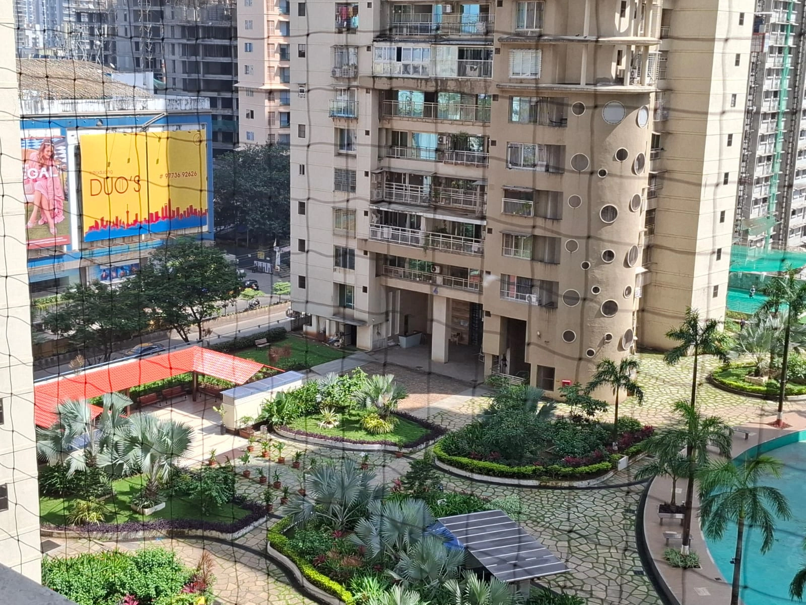 2 BHK Flat for Rent in Rustomjee Ozone, Goregaon West