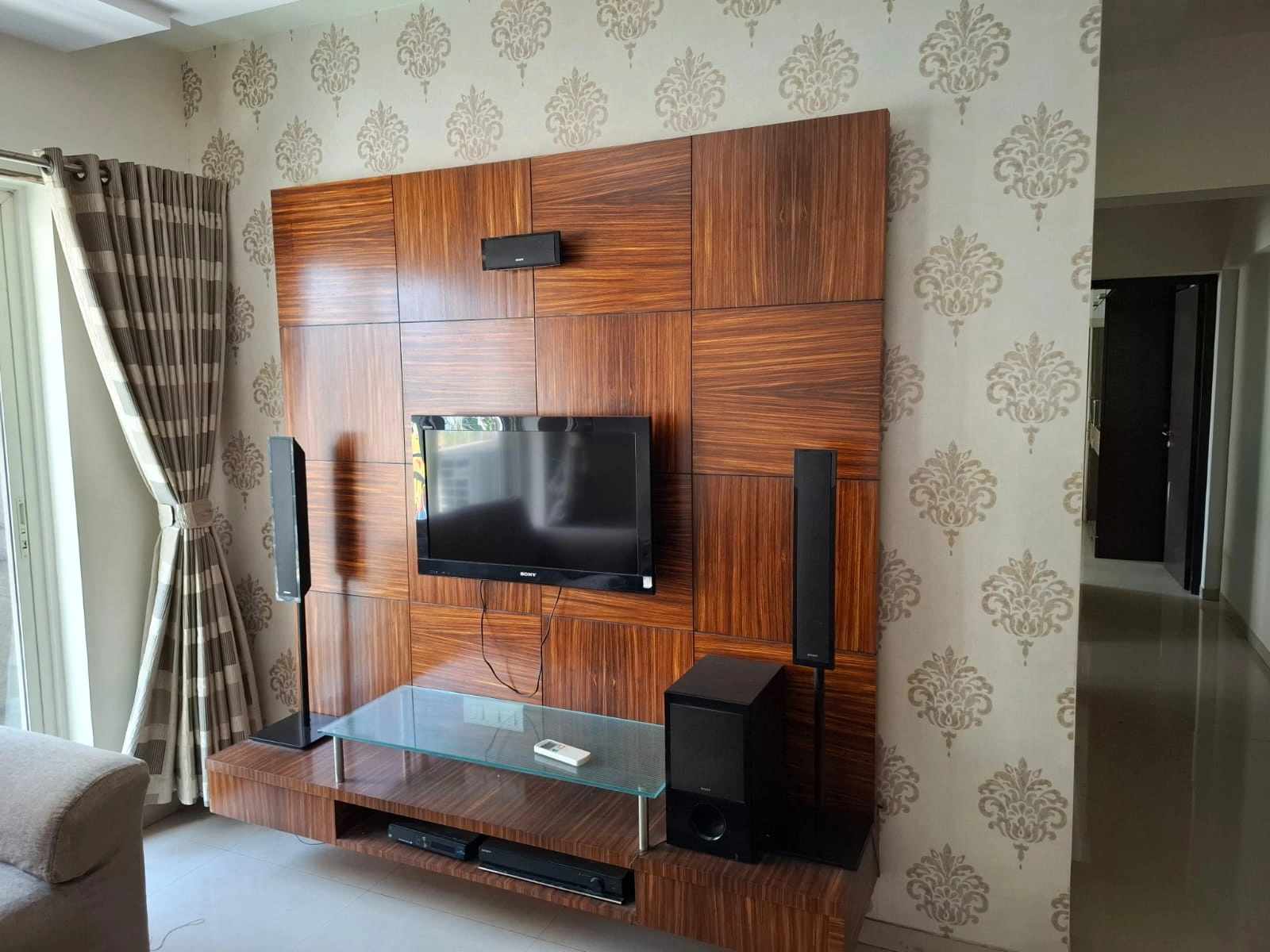 2 BHK Flat for Rent in Rustomjee Ozone, Goregaon West