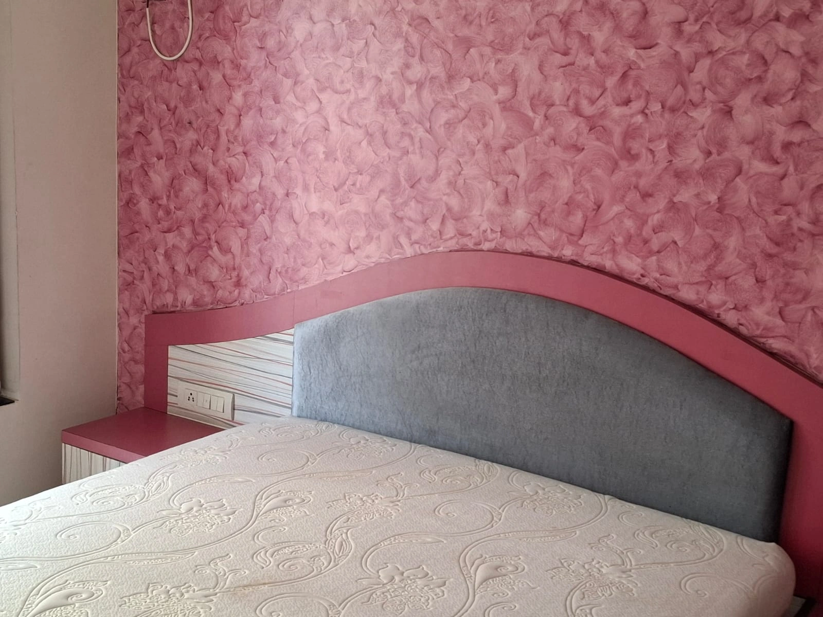 2 BHK Flat for Rent in Rustomjee Ozone, Goregaon West