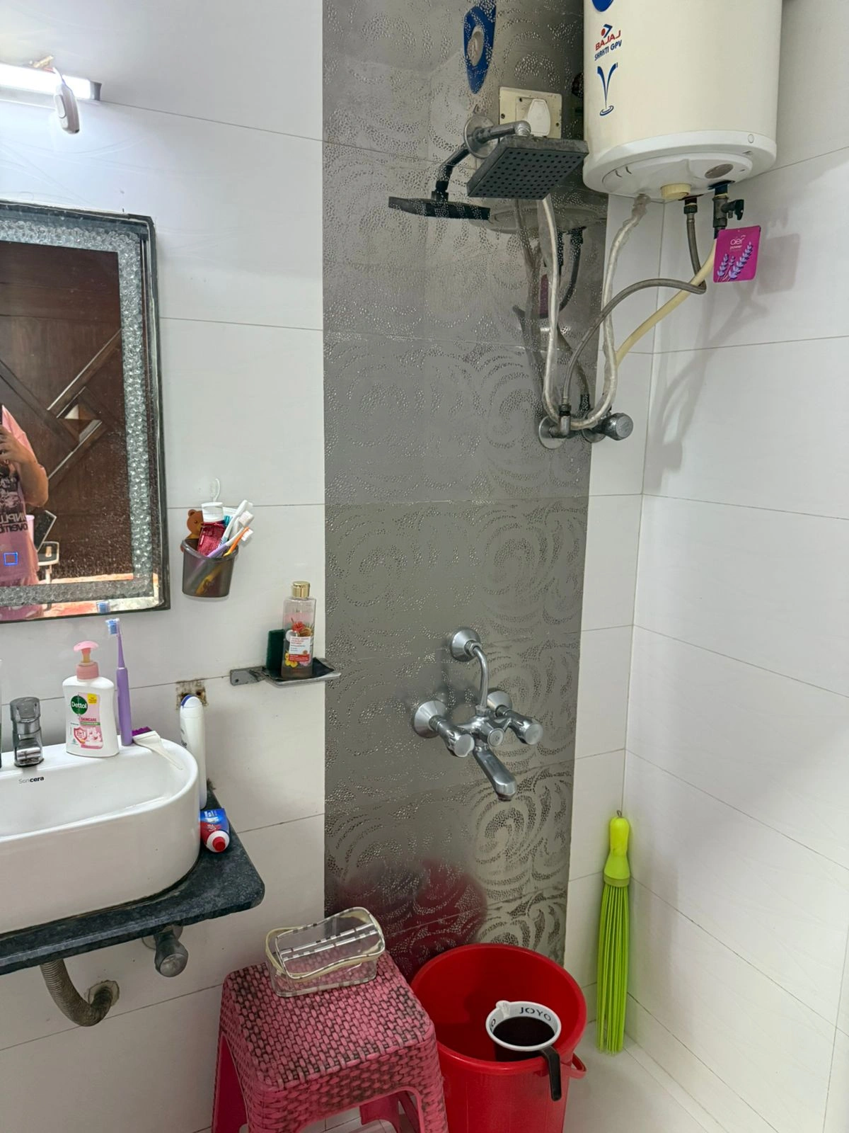 2 BHK Flat for Rent in Acme Complex, Goregaon West