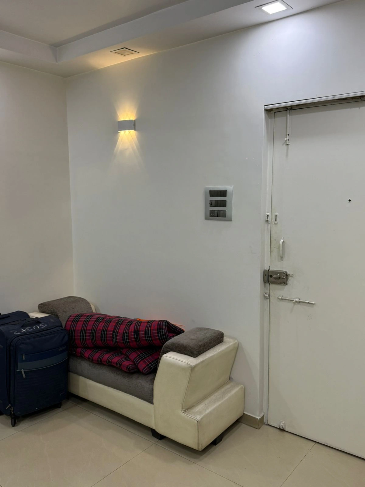 2 BHK Flat for Rent in Acme Complex, Goregaon West