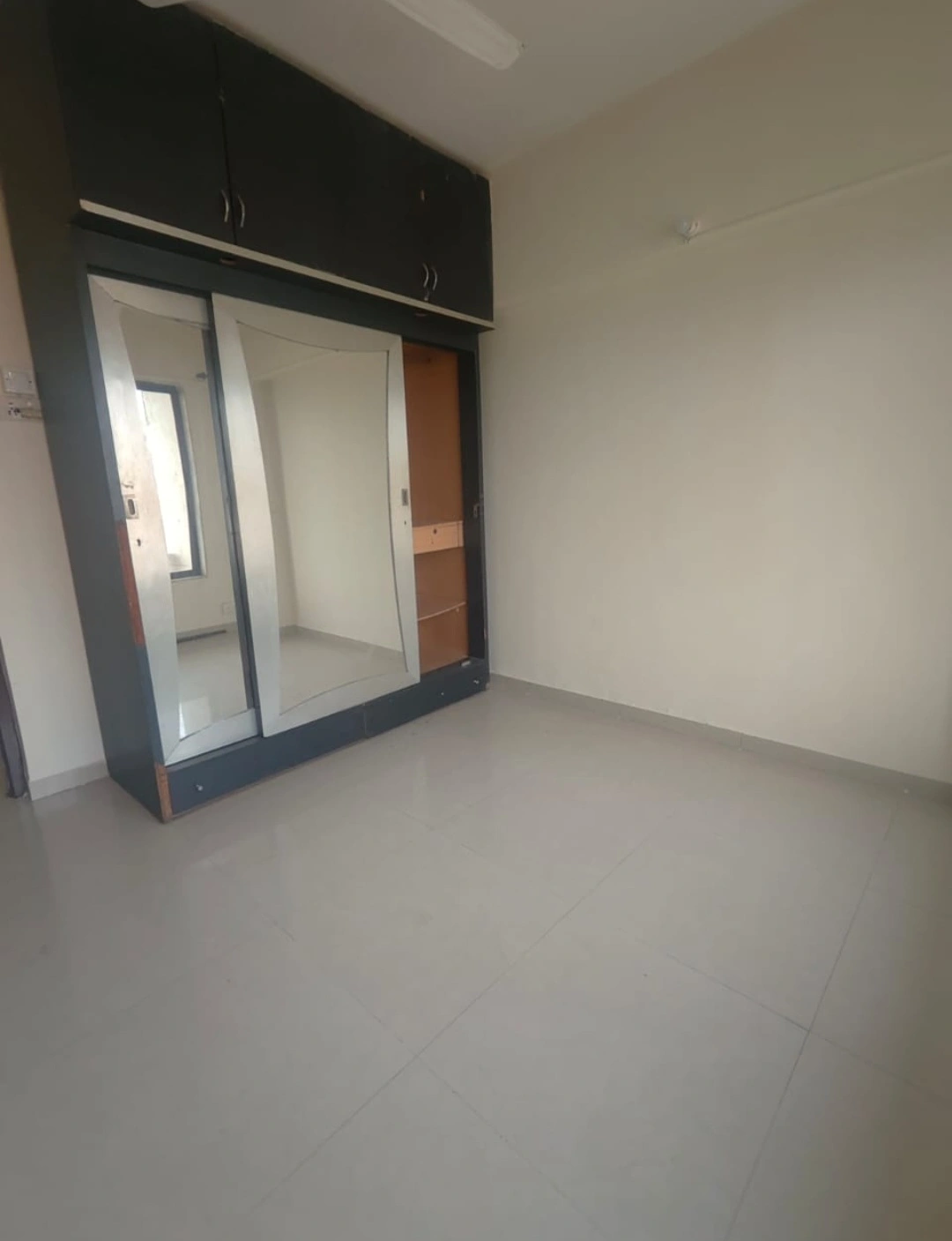 2 BHK Flat for Rent in Pleasant Park, Malad West