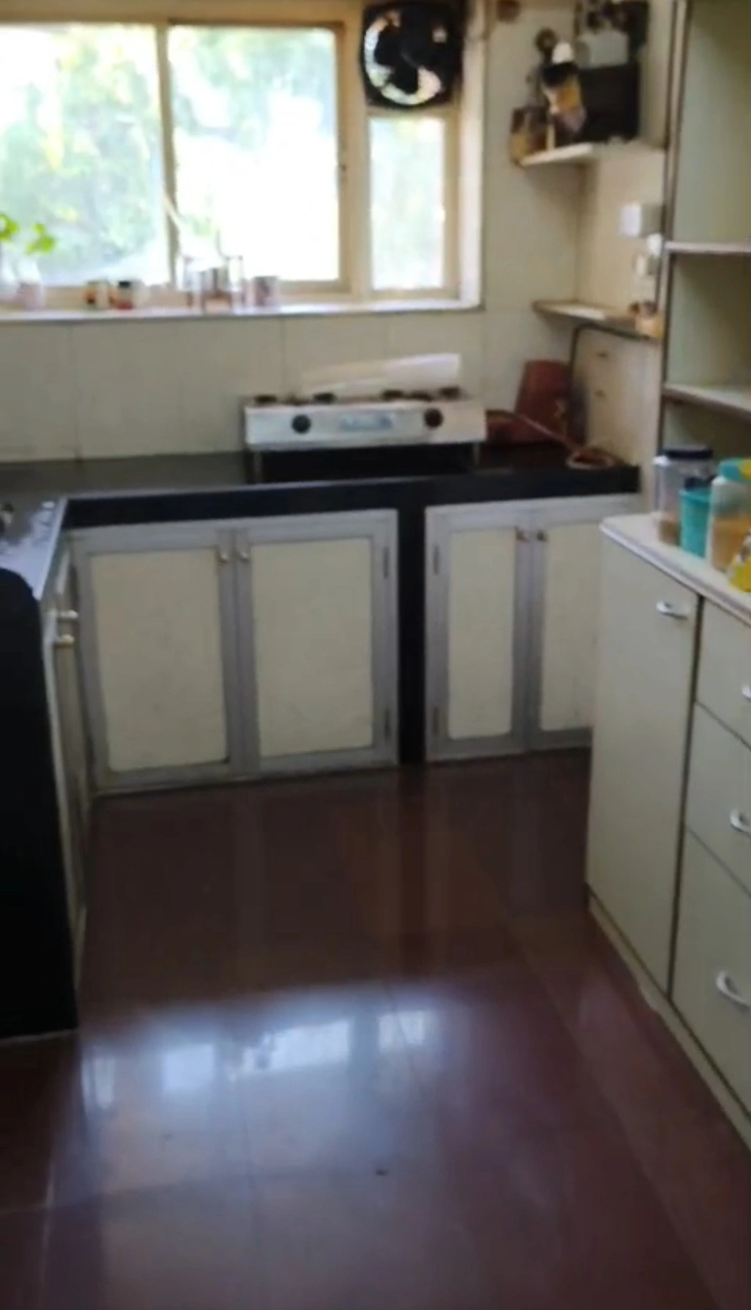 2 BHK Flat for Rent in Bhanumati Society, Goregaon West