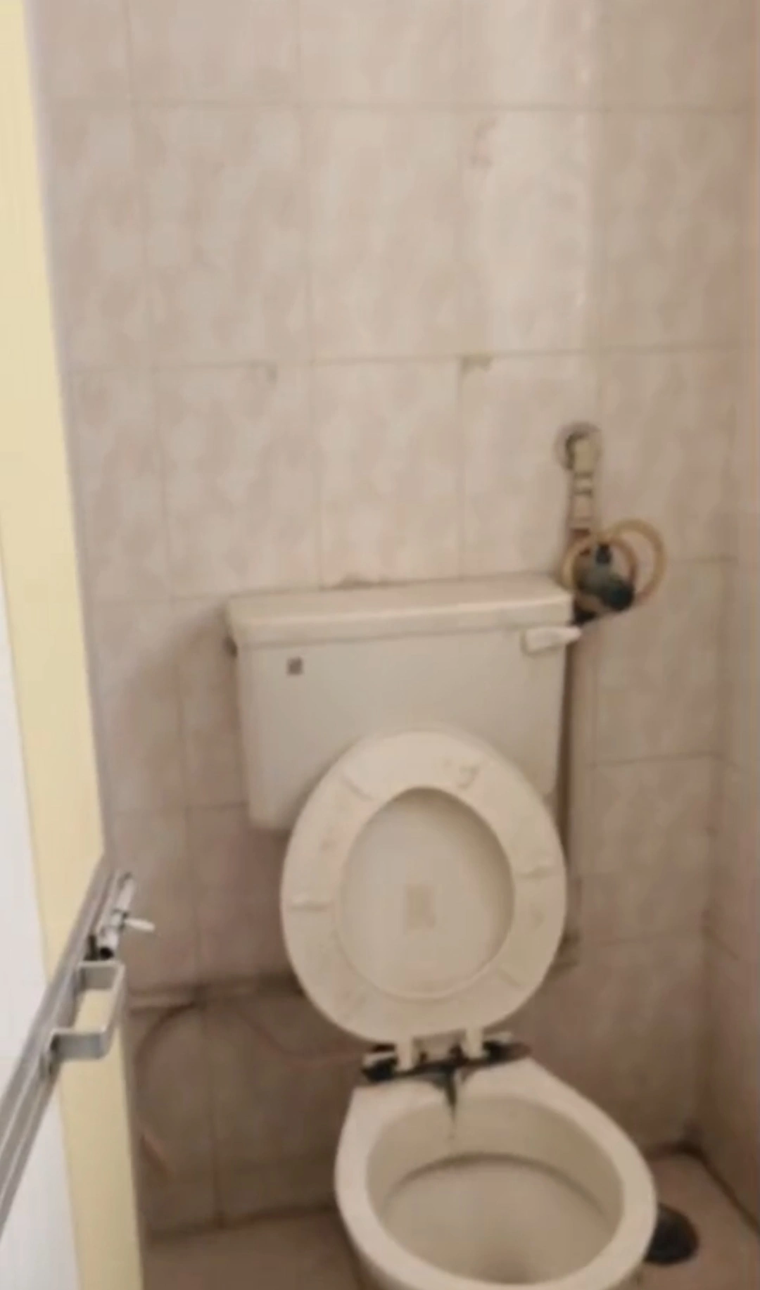 2 BHK Flat for Rent in Bhanumati Society, Goregaon West