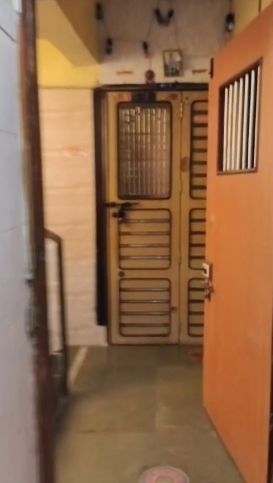 2 BHK Flat for Rent in Bhanumati Society, Goregaon West