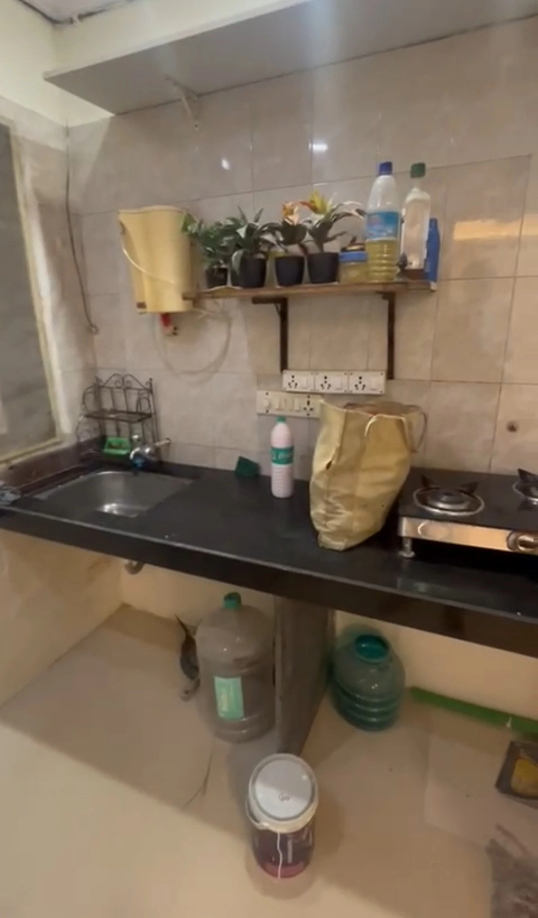 1RK Flat for Rent in China Link, Malad West