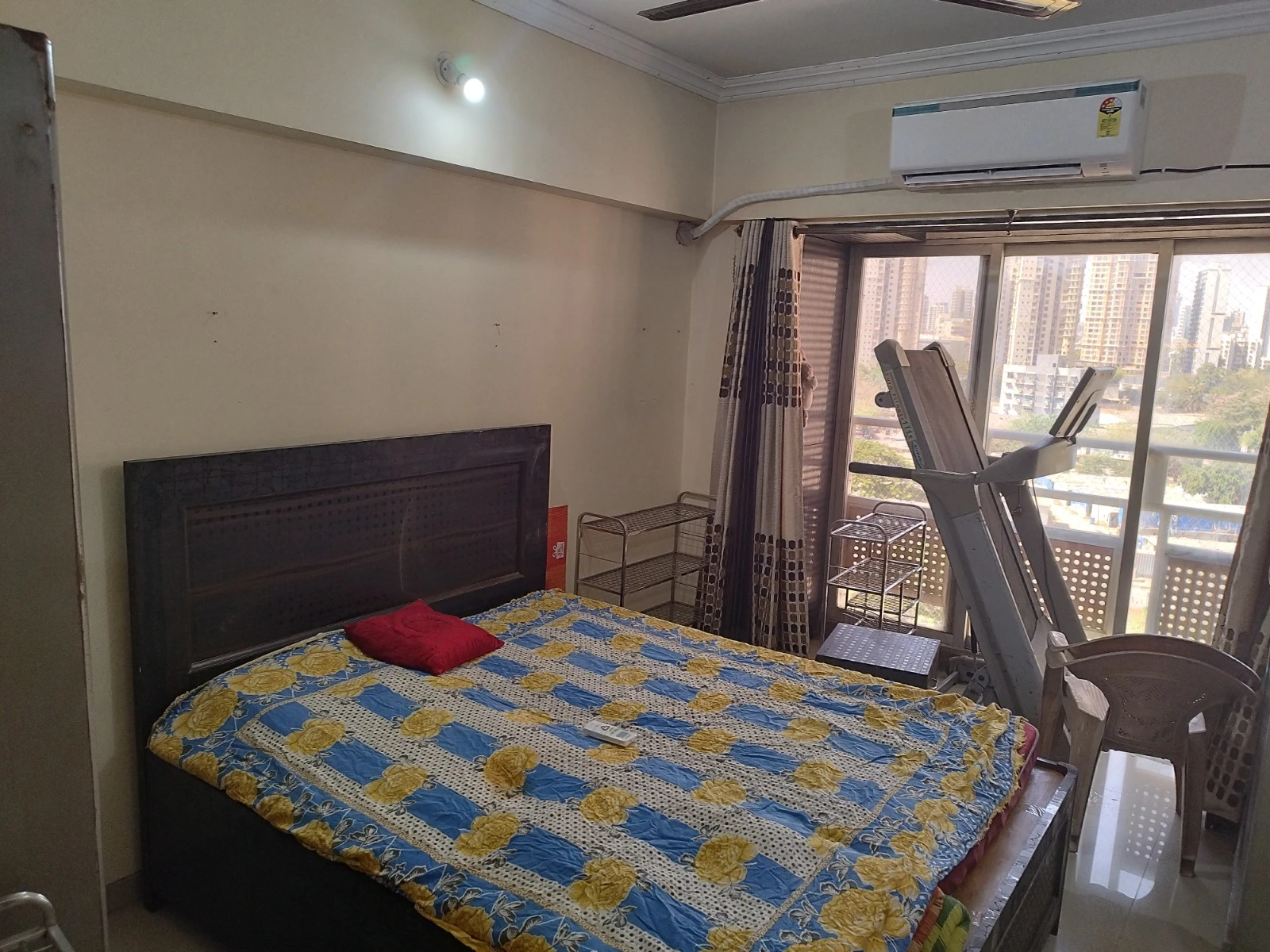2 BHK Flat for Rent in Near Patkar College , Goregaon West
