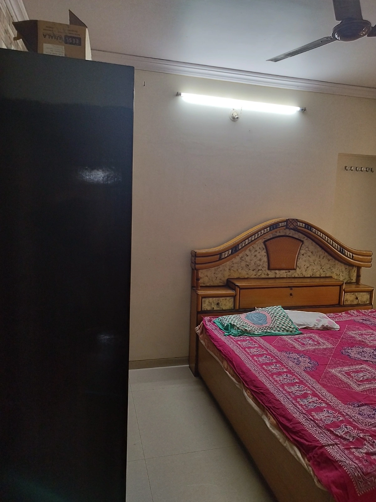 2 BHK Flat for Rent in Near Goregaon Station , Goregaon West