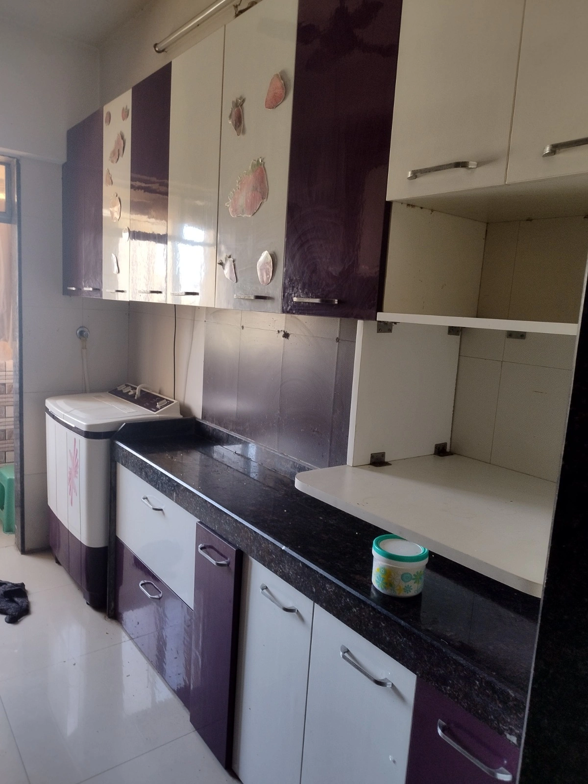 2 BHK Flat for Rent in Near Goregaon Station , Goregaon West