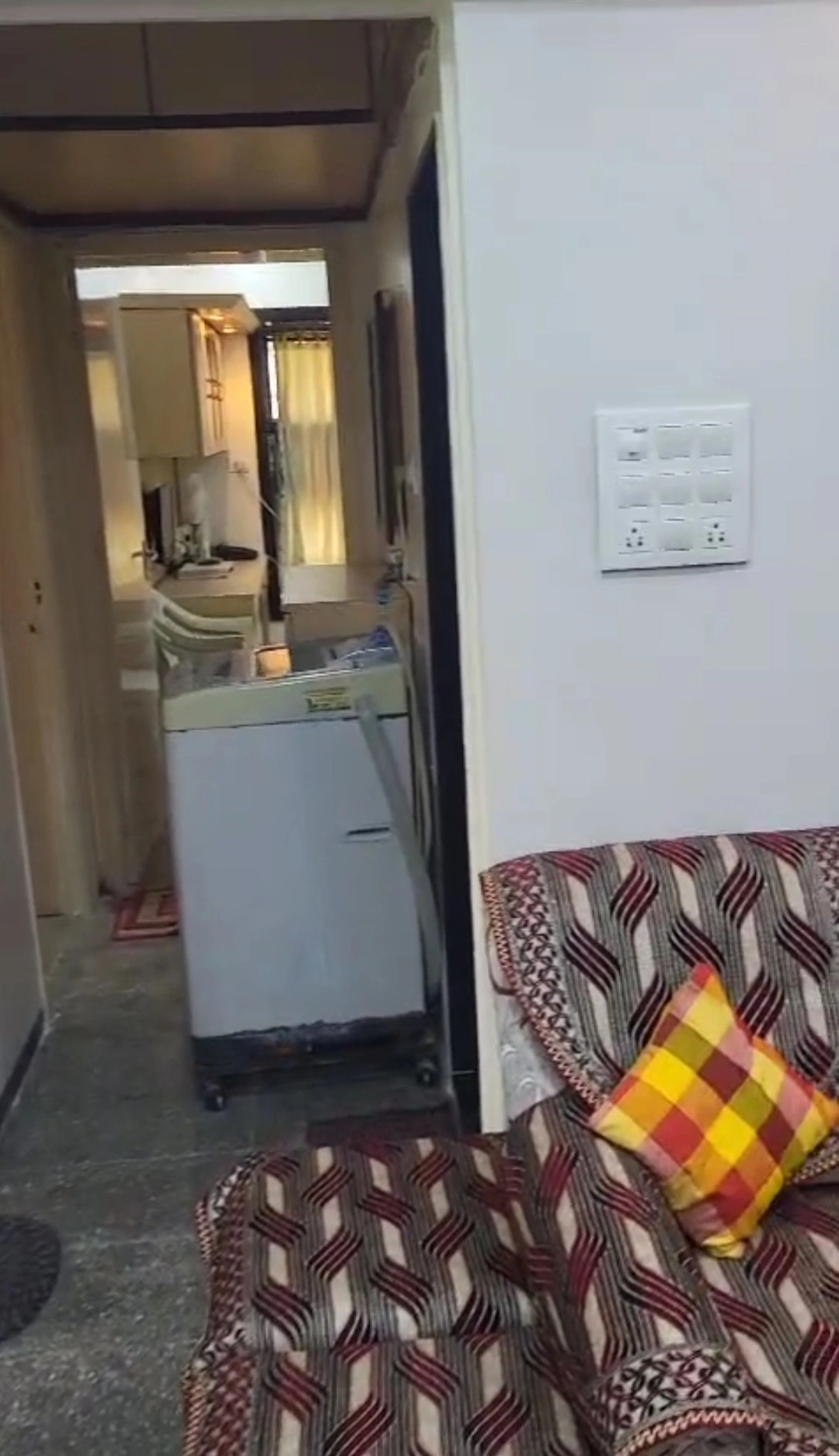 2 BHK Flat for Rent in Dheeraj Pooja Society, Malad West