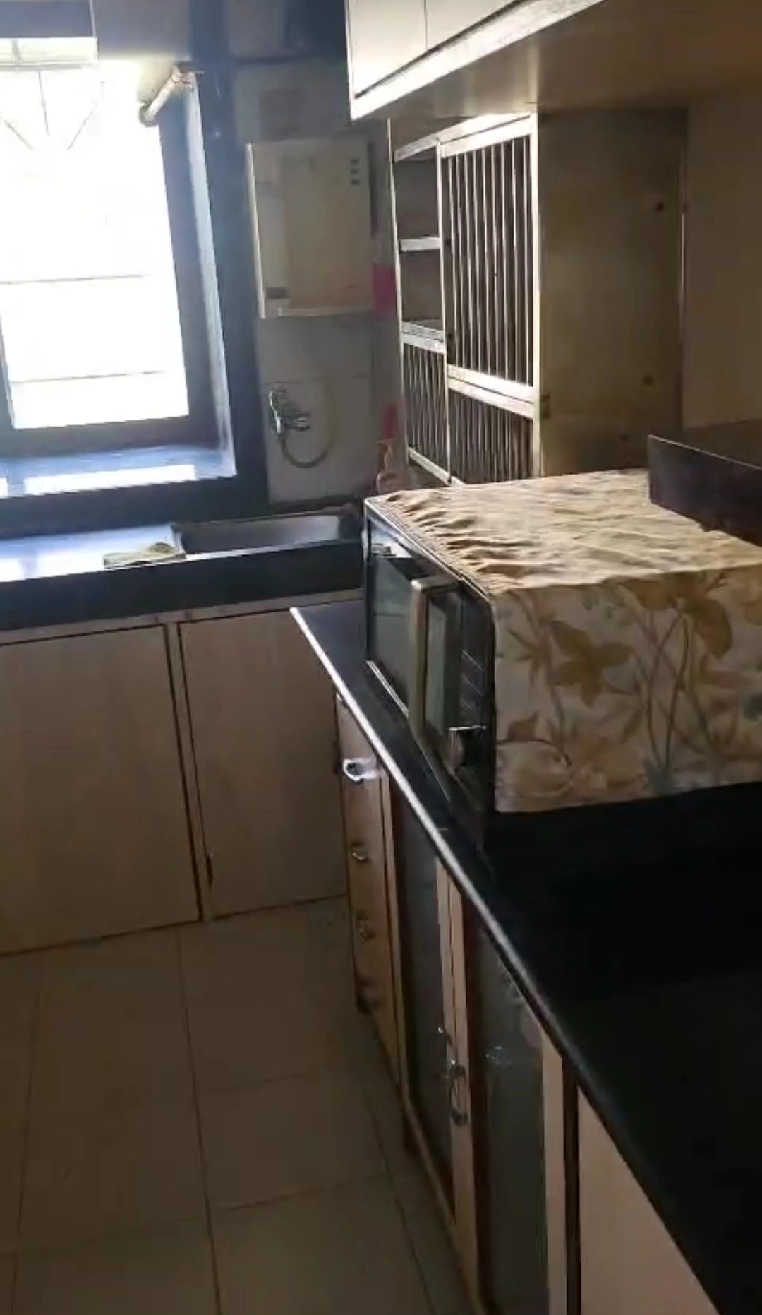 2 BHK Flat for Rent in Dheeraj Pooja Society, Malad West