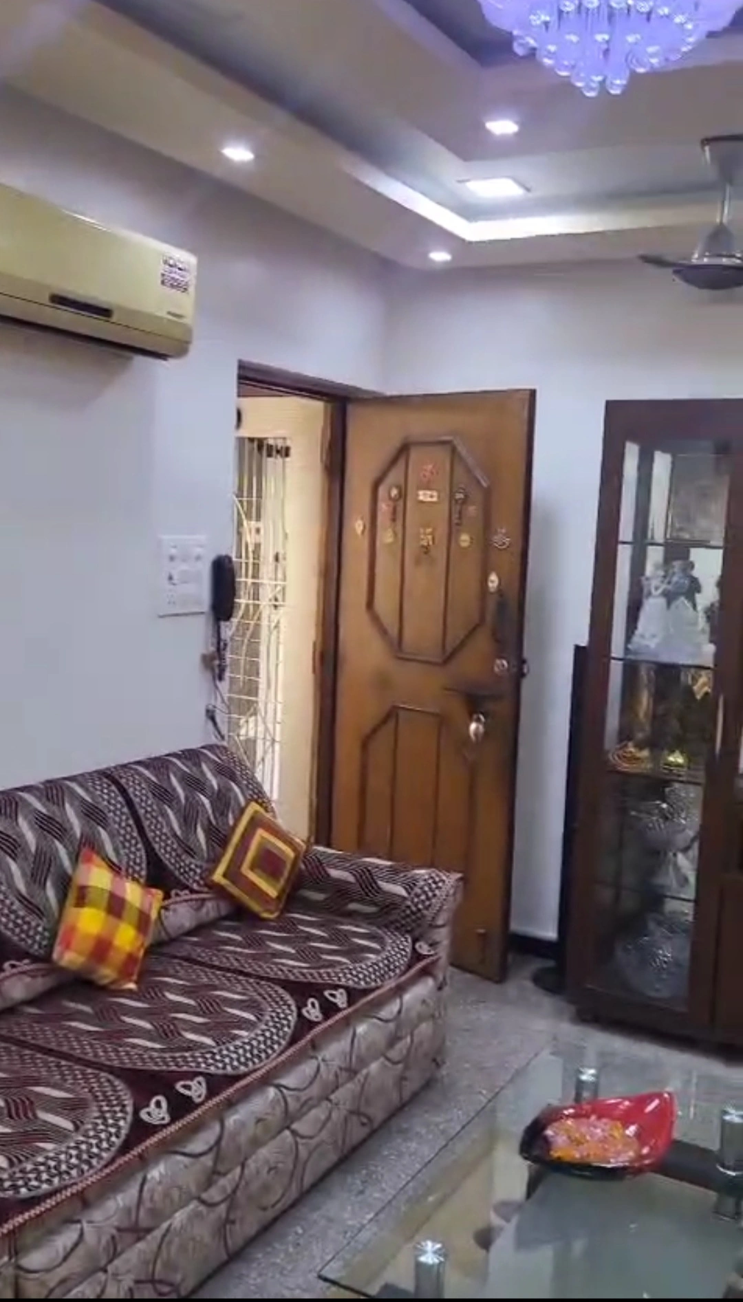 2 BHK Flat for Rent in Dheeraj Pooja Complex, Malad West