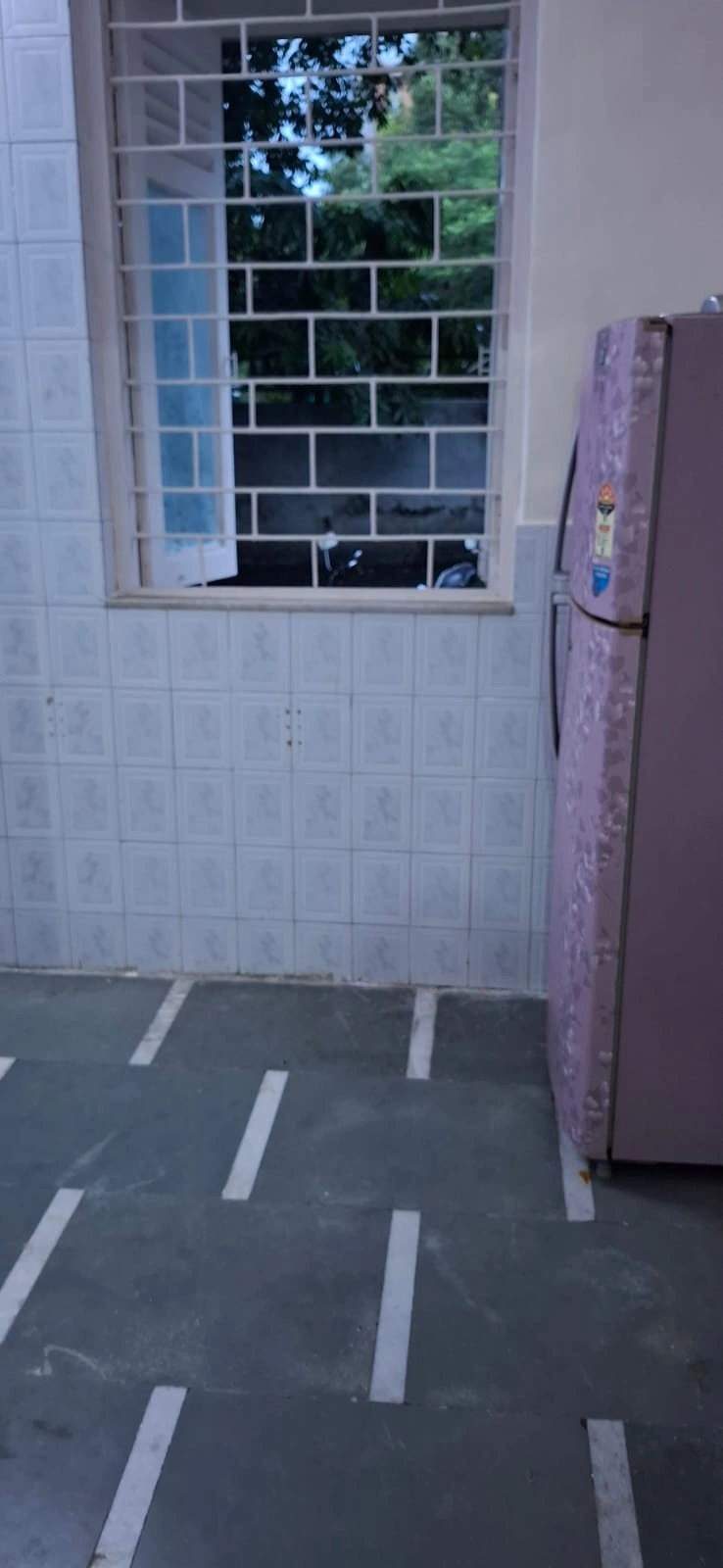 Double Sharing Room Girls only Flat for PG in Pawan Baugh, Malad West