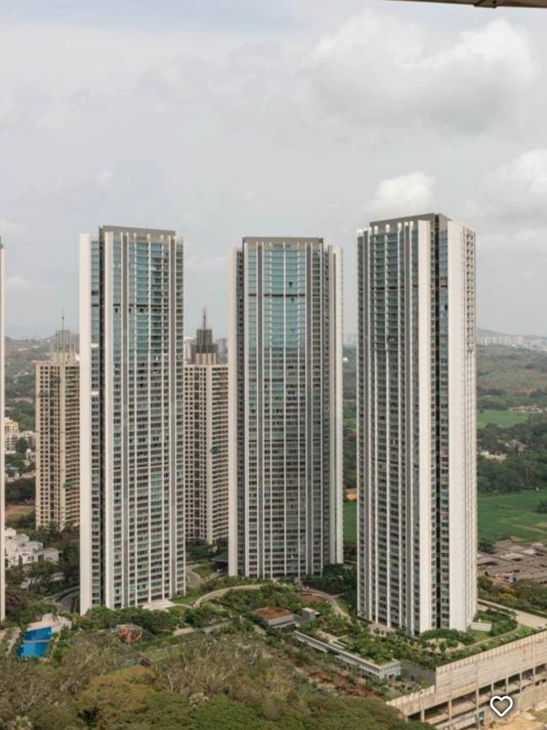 3 BHK Flat for Rent in Oberoi Esquire Tower, Goregaon East