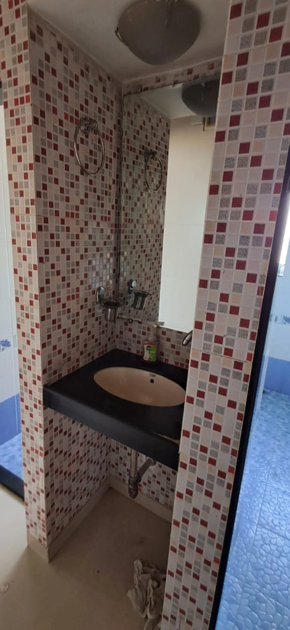 1 BHK Flat for Rent in Near Country Yard Restaurant , Andheri West