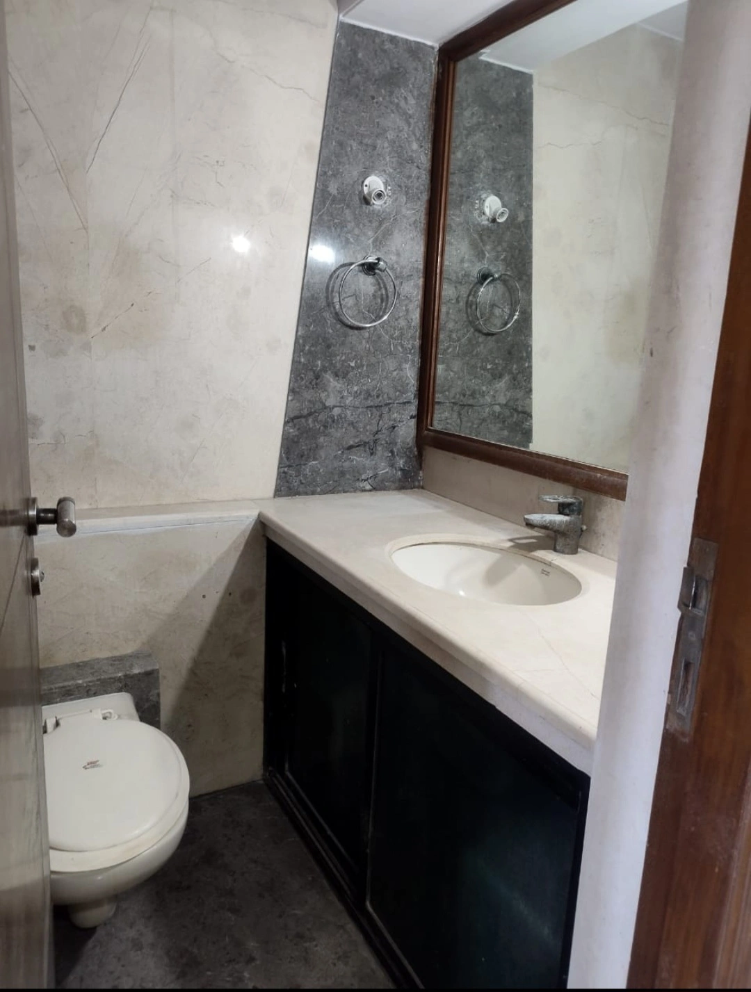 2 BHK Flat for Rent in Celestia Heights, Malad West