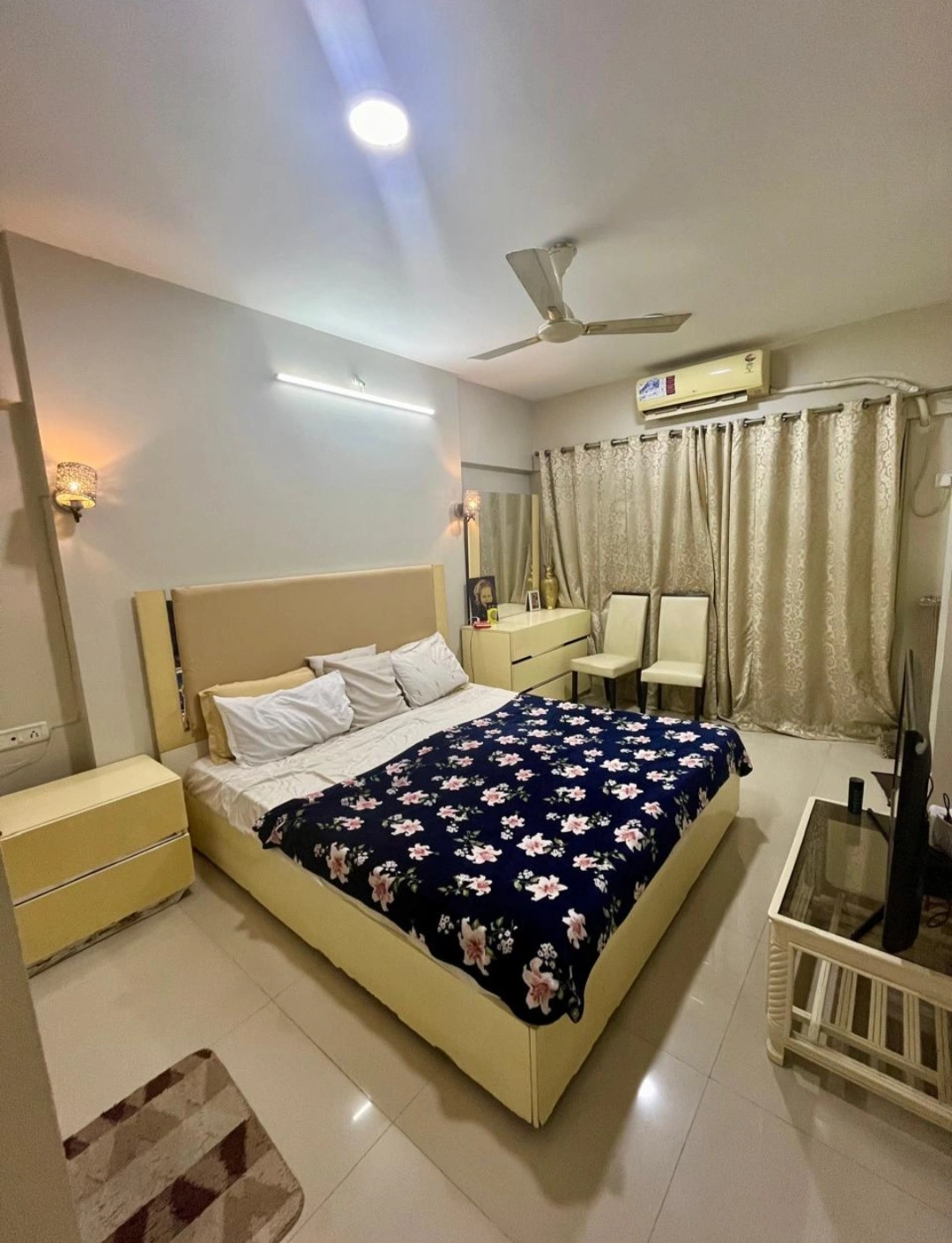 2 BHK Flat for Rent in Raj Space Tower, Goregaon West