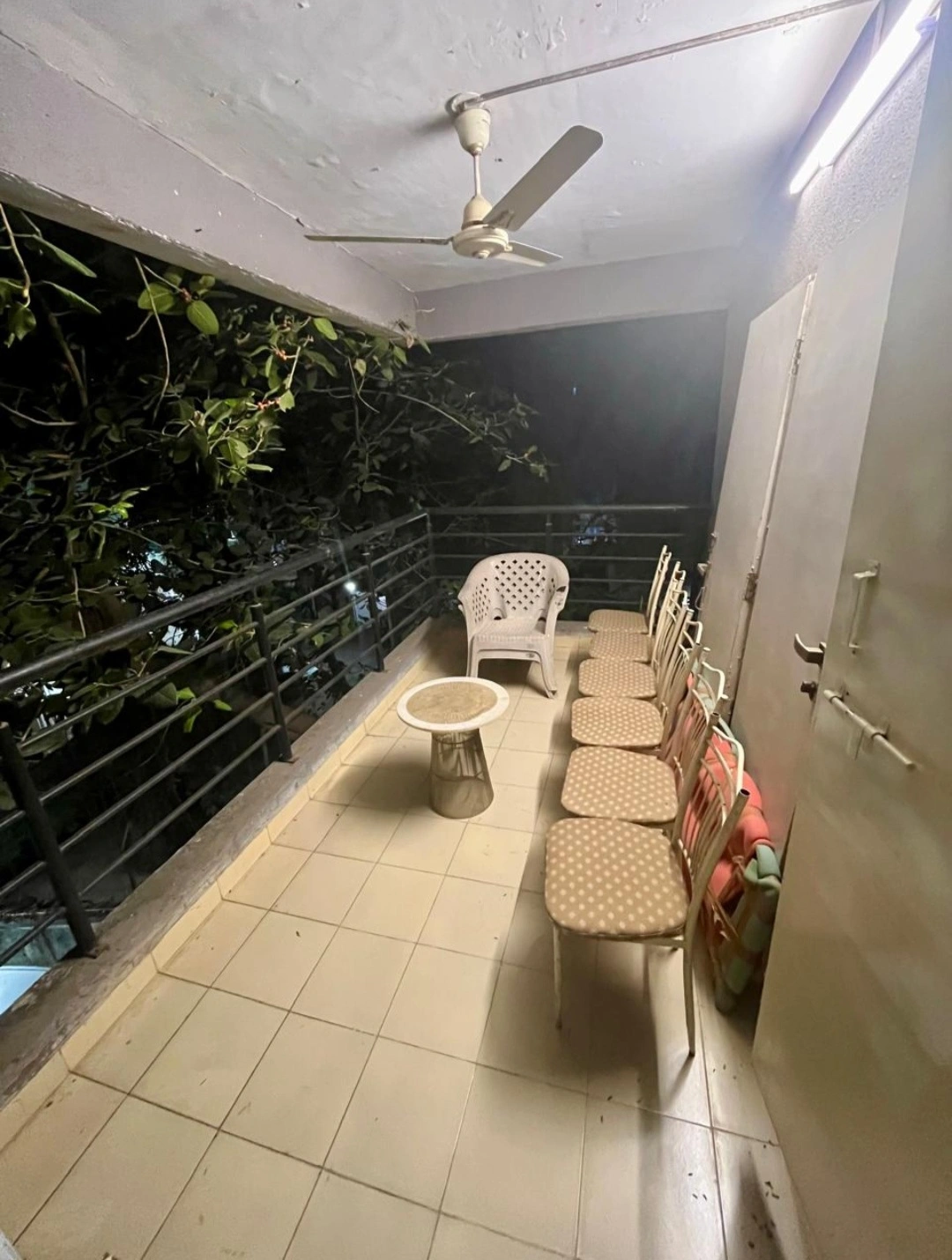 2 BHK Flat for Rent in Raj Space Tower, Goregaon West