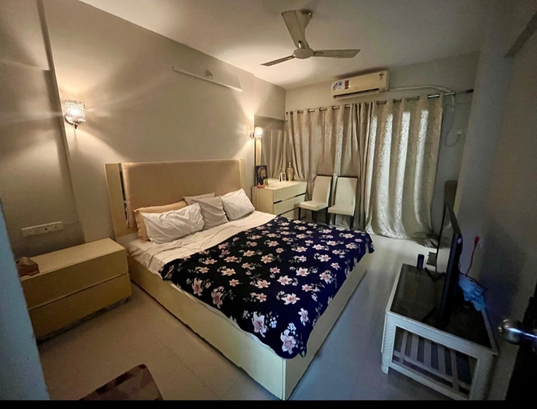 2 BHK Flat for Rent in Raj Space Tower, Goregaon West