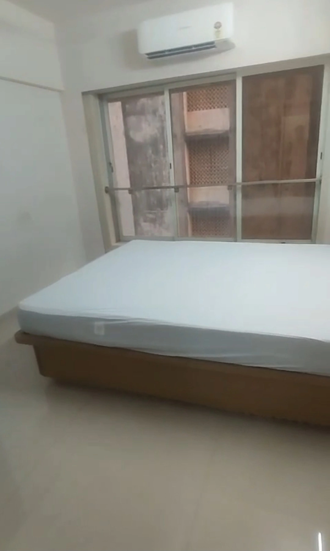 3 BHK Flat for Rent in Romell Diva Tower, Malad West