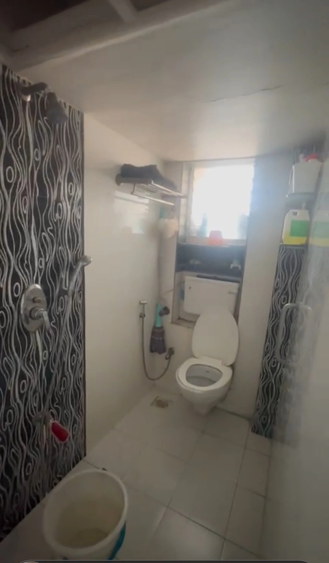 2 BHK Flat for Rent in Azad Nagar Metro Station, Andheri West