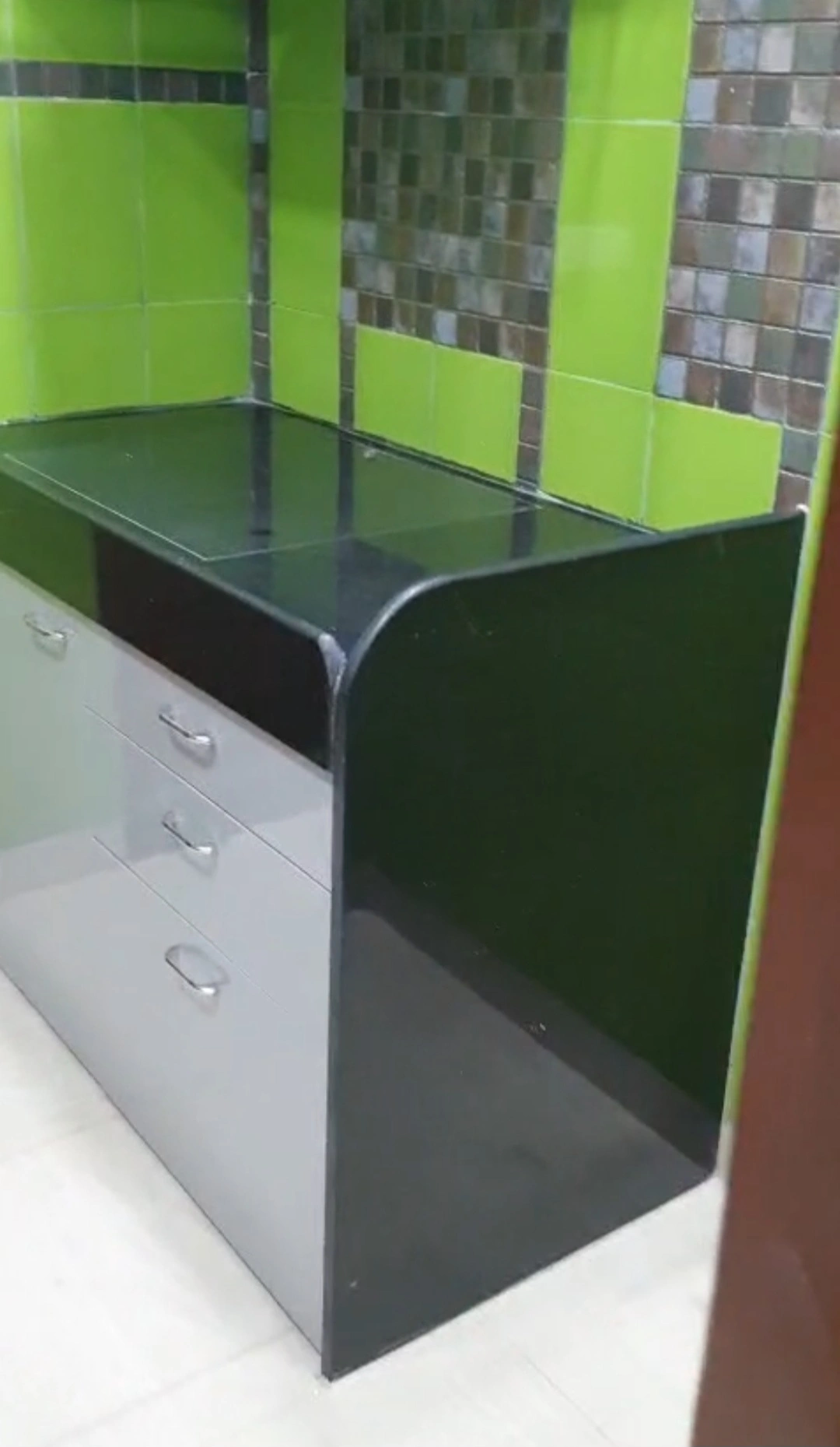 1 BHK Flat for Rent in Empire Building , Andheri West