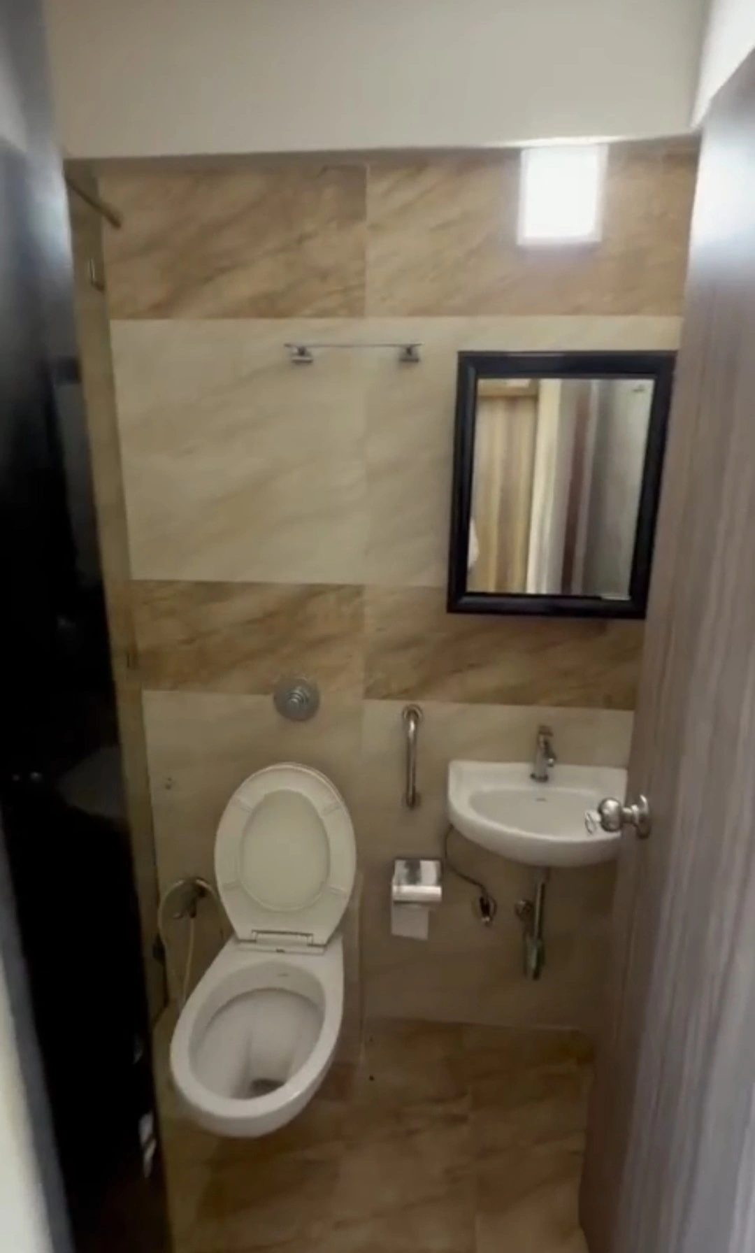 2 BHK Flat for Rent in Sai Iconic Tower, Andheri West