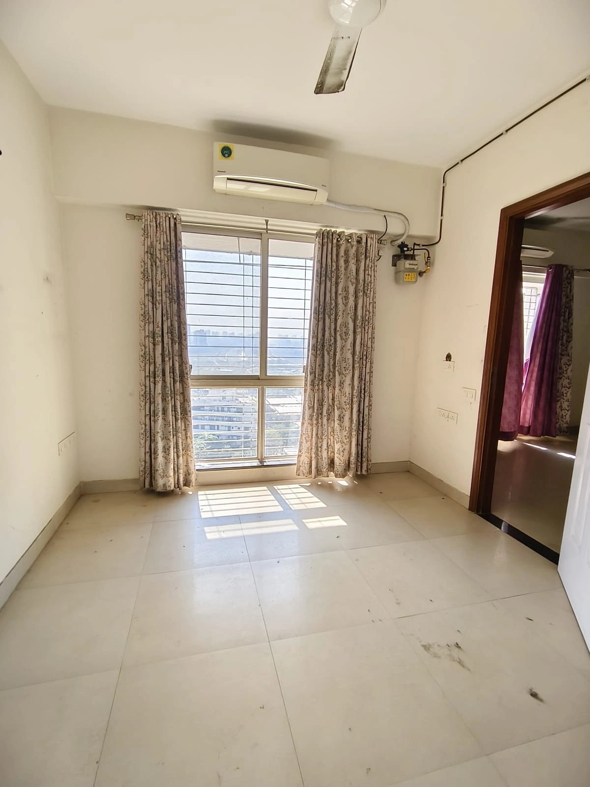 2 BHK Flat for Rent in Aspen Park, Goregaon East
