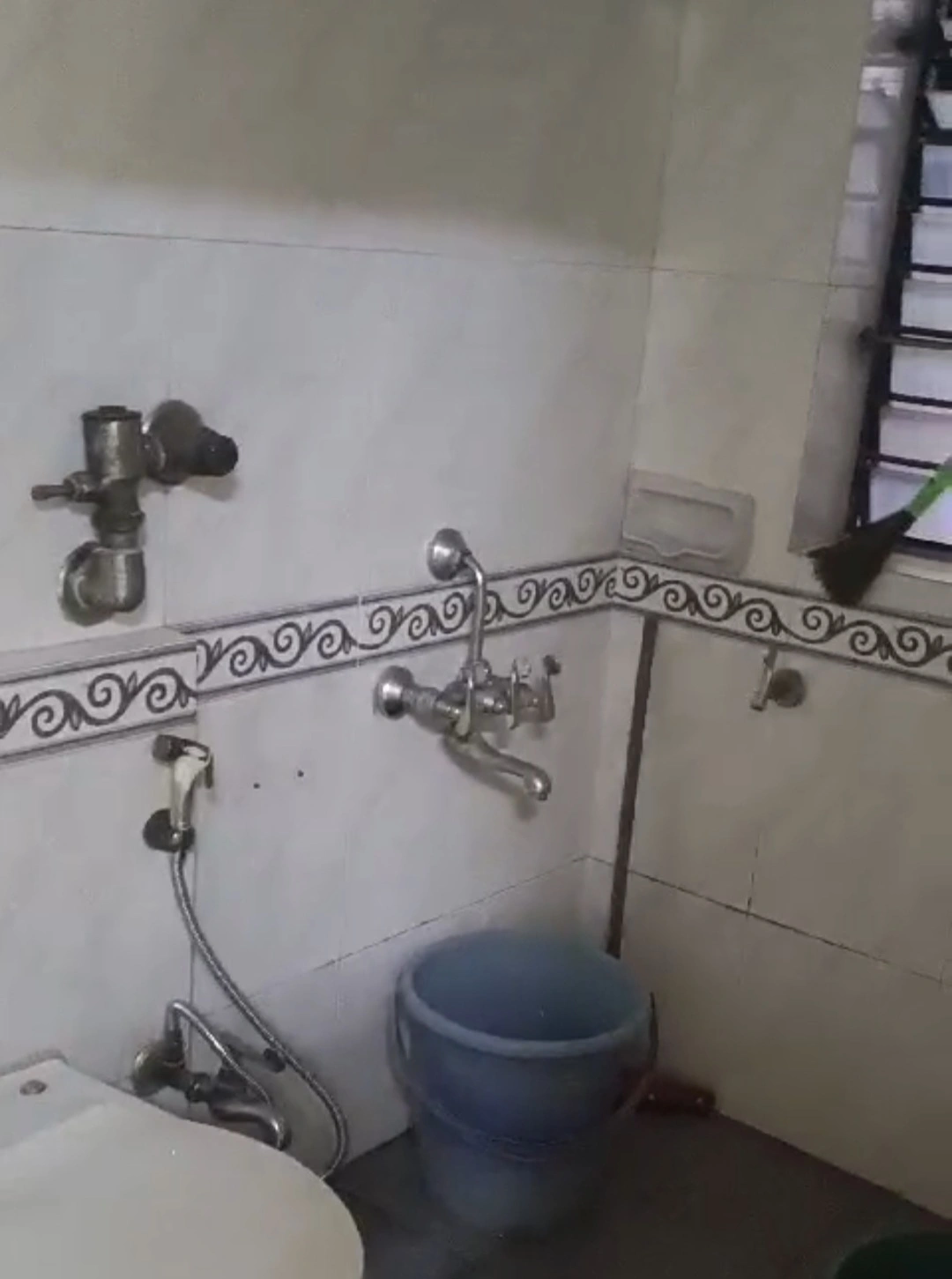 Studio apt Flat for Rent in Palm Court Complex, Malad West