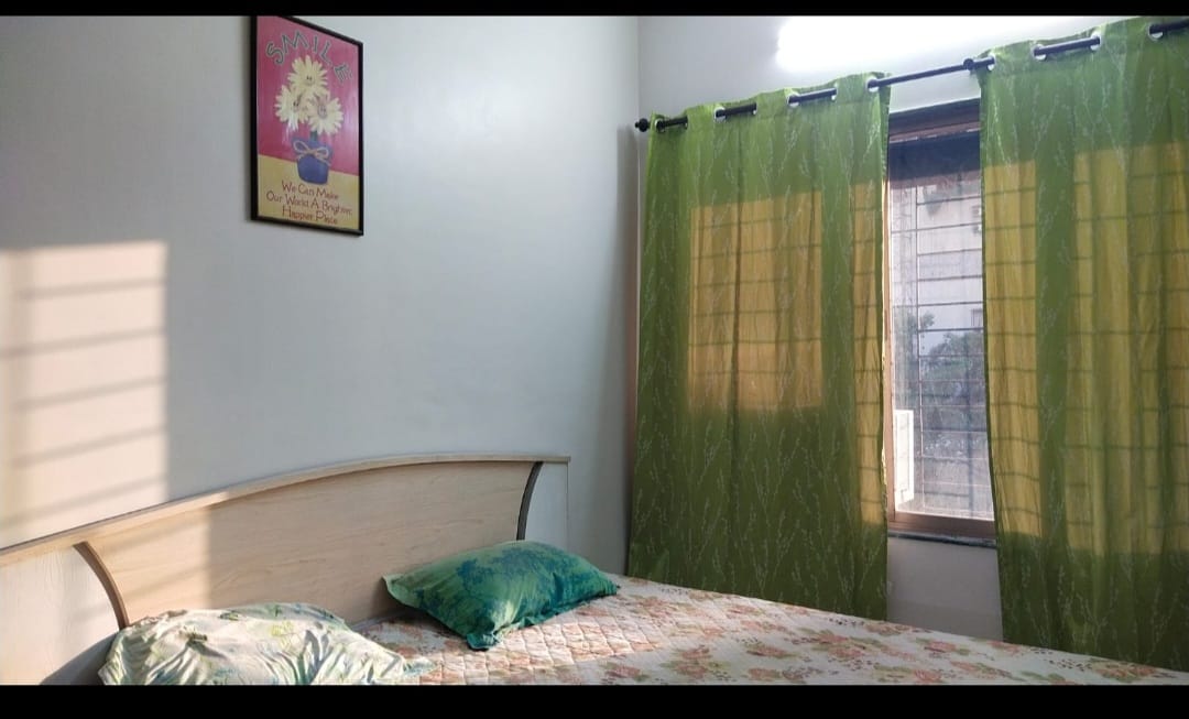 Double Sharing Room Girls only Flat for PG in Royal apartment, Malad West