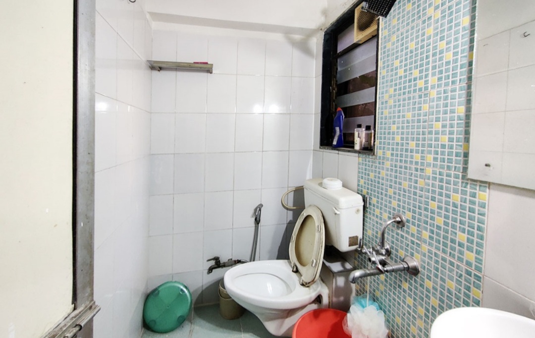 Single Room Girls only Flat for PG in Manisha Purti Society , Goregaon West