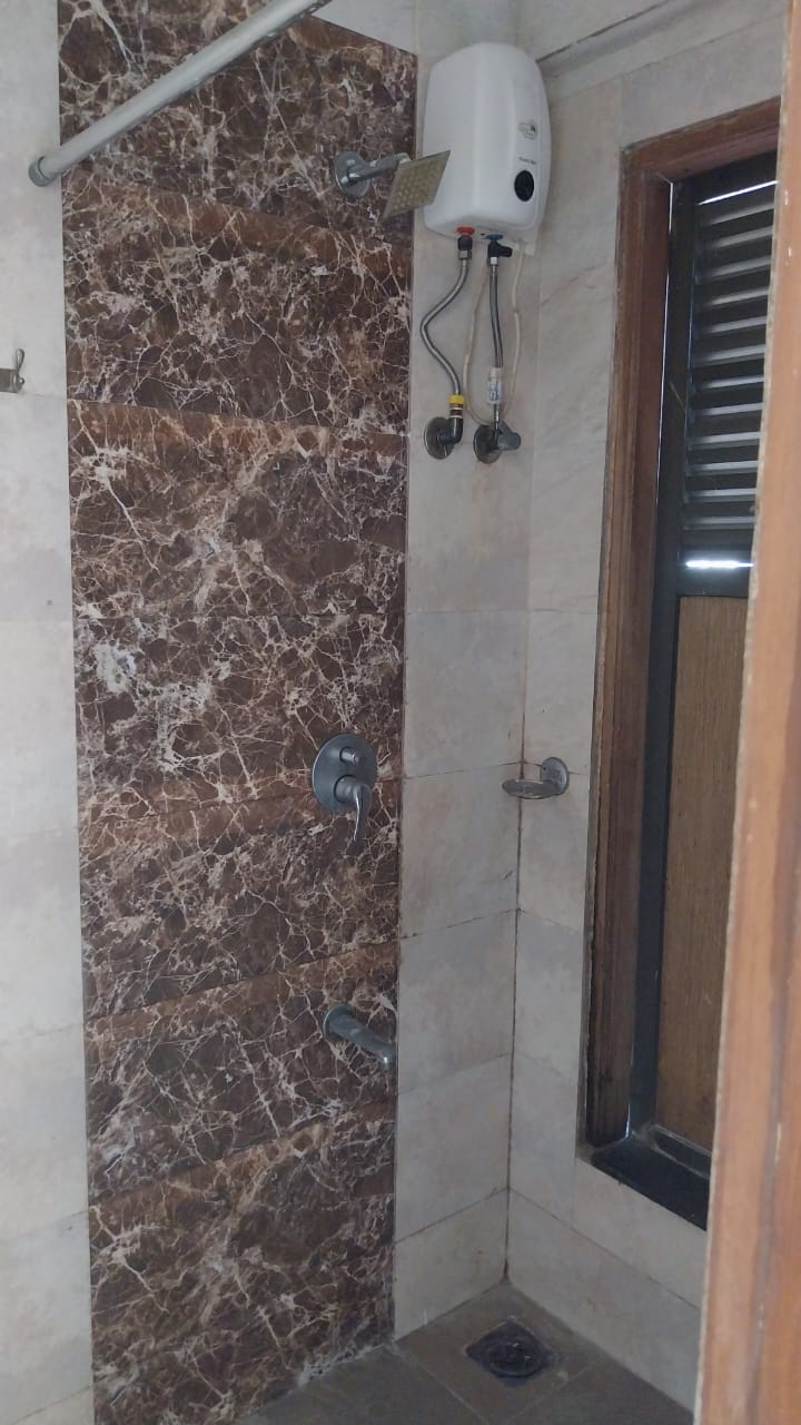 2.5 BHK Flat for Rent in Sethia Link View, Goregaon West