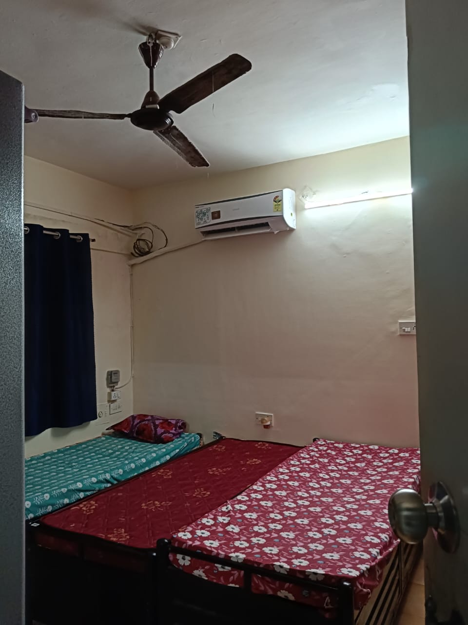 Triple Sharing Room Girls only Flat for PG in Pareeja, Malad West