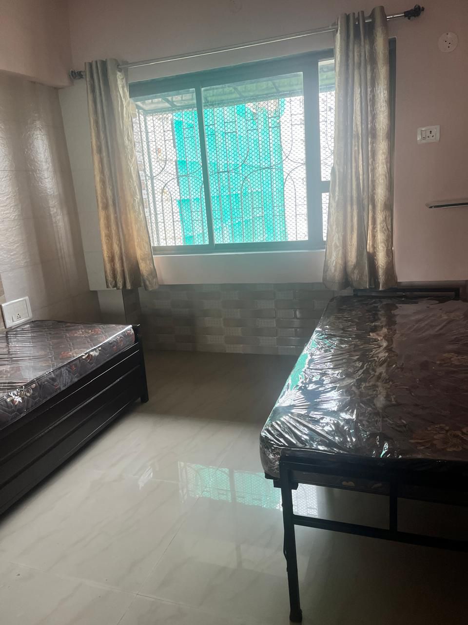 Triple Sharing Room Girls only Flat for PG in Misha Puratu, Goregaon West